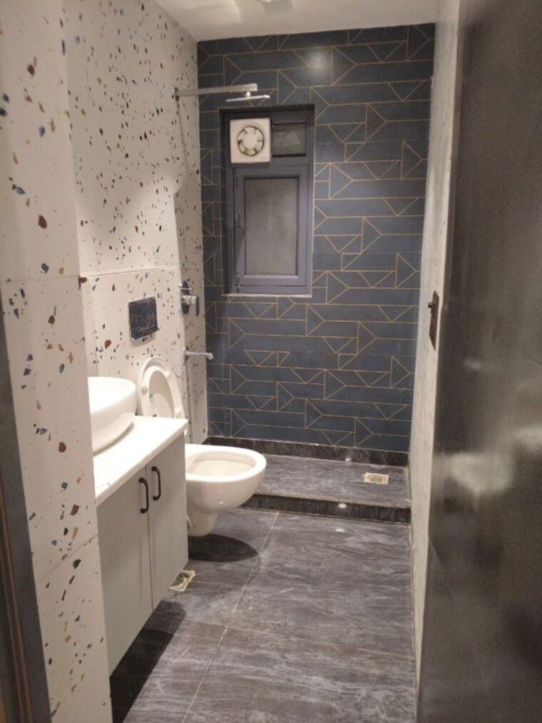 Bathroom, vasant vihar 4 Bedroom 5200 Sq.Ft. Builder Floor In Vasant Vihar Delhi 9855505