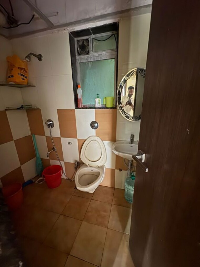 Bathroom, bhakti-heights-tilak-nagar 3 Bedroom 950 Sq.Ft. Apartment In Tilak Nagar Mumbai 9855516