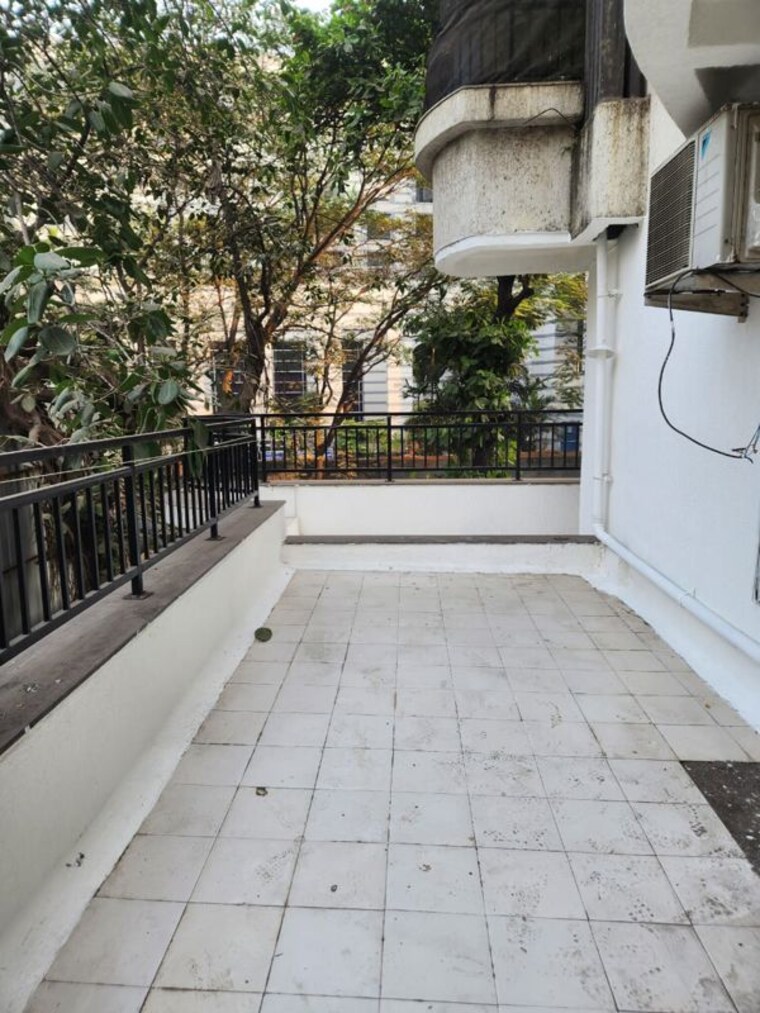Balcony, east-street 2 Bedroom 750 Sq.Ft. Apartment In Santacruz East Mumbai 9855524