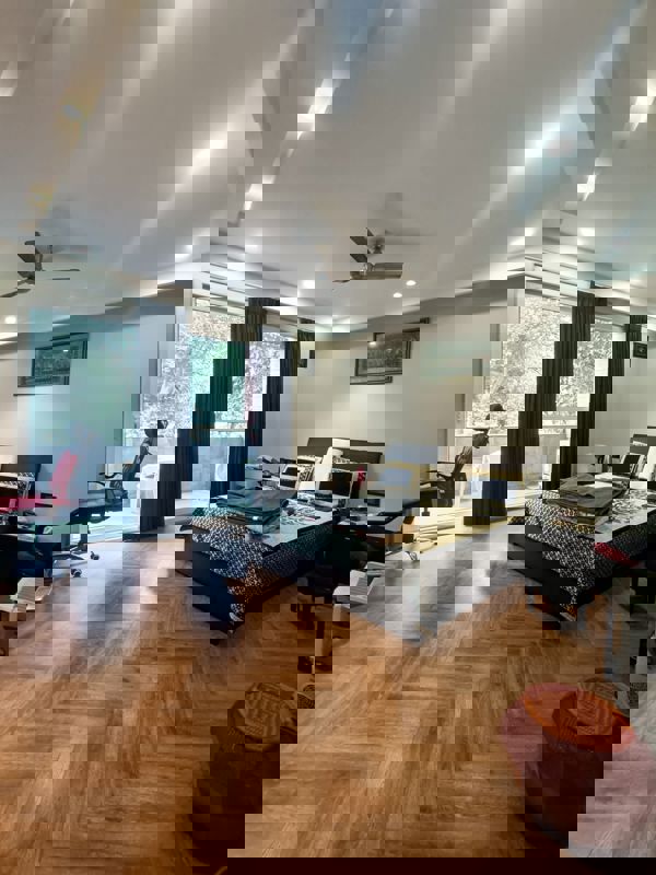 4 BHK + Pooja Room,Servant Room,Study Room Builder Floor For Sale in Sushant Lok I