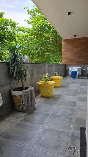 Parking in 4 BHK Builder Floor at Sushant Lok I – for Sale