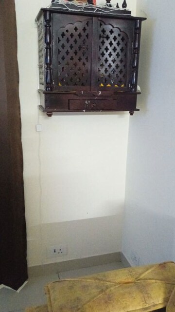 Room in 2 BHK Apartment at Sector 37 – for Rent