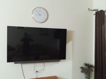 Furnished Amenities in 2 BHK Apartment at Sector 37 – for Rent