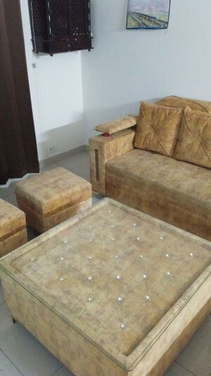Living Room in 2 BHK Apartment at Sector 37 – for Rent