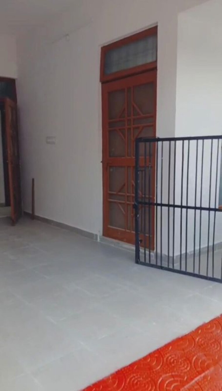 Room, gomti nagar 2 Bedroom 1000 Sq.Ft. Independent House In Gomti Nagar Lucknow 9855545