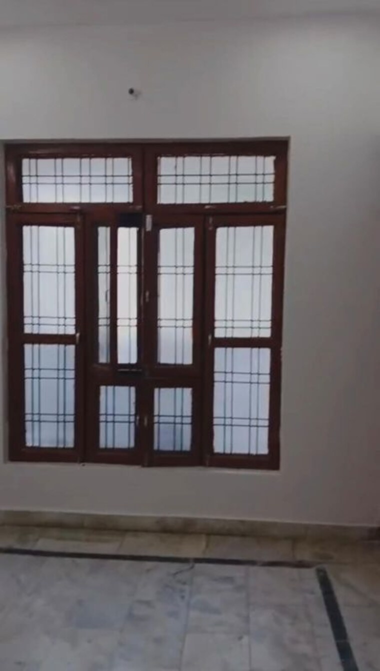 Room, gomti nagar 2 Bedroom 1000 Sq.Ft. Independent House In Gomti Nagar Lucknow 9855545