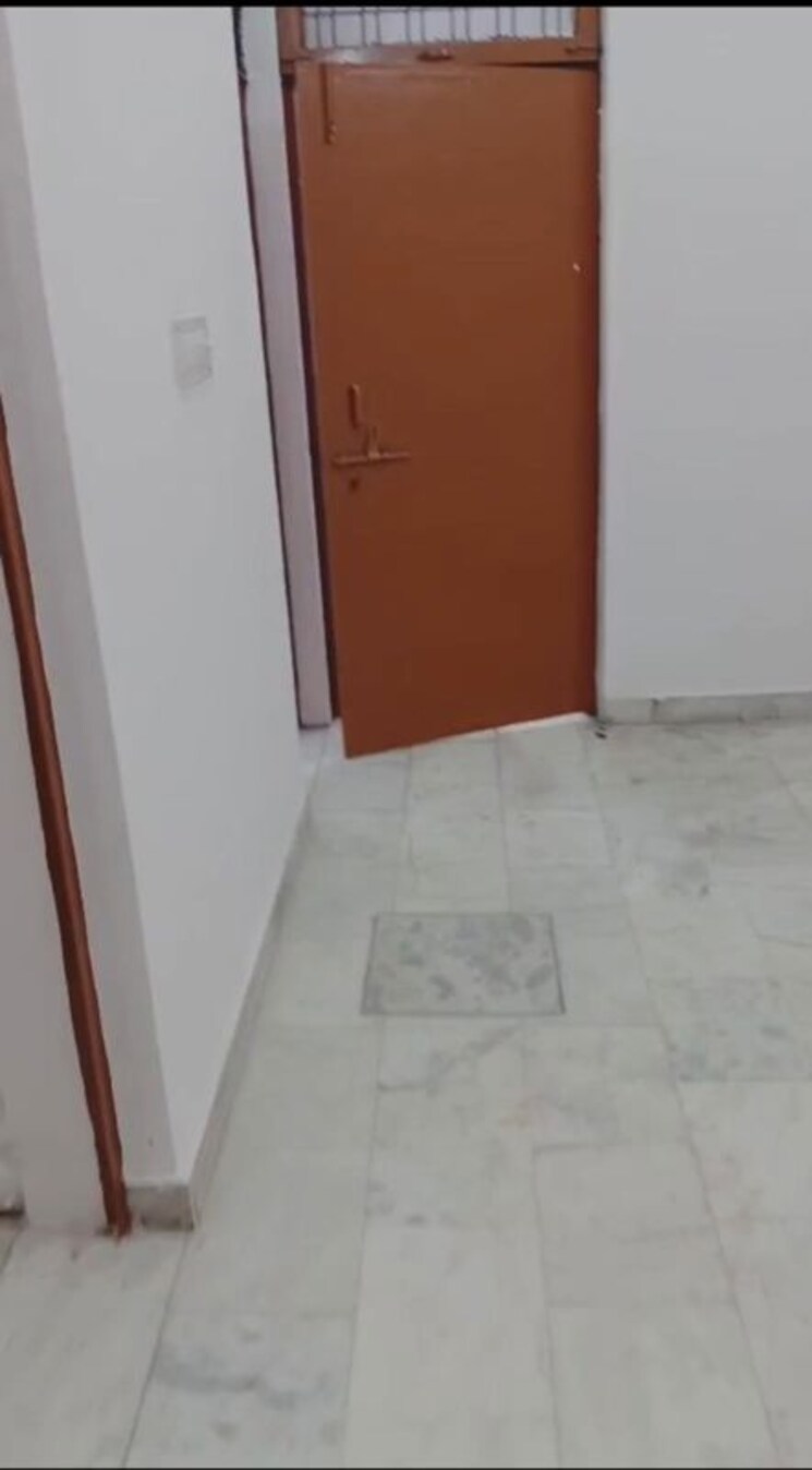 Room, gomti nagar 2 Bedroom 1000 Sq.Ft. Independent House In Gomti Nagar Lucknow 9855545