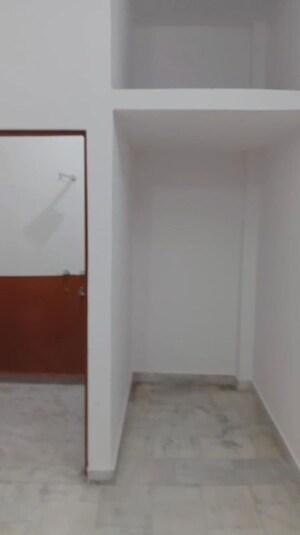 Room in 2 BHK Independent House at Gomti Nagar – for Rent