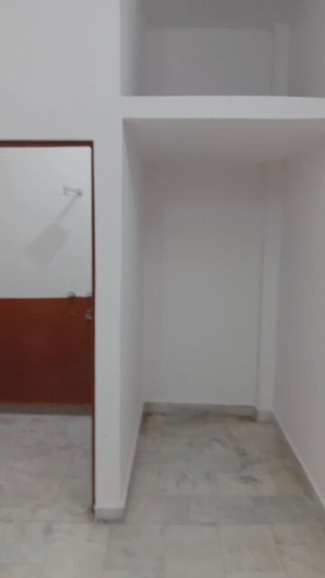 Room in 2 BHK Independent House at Gomti Nagar – for Rent