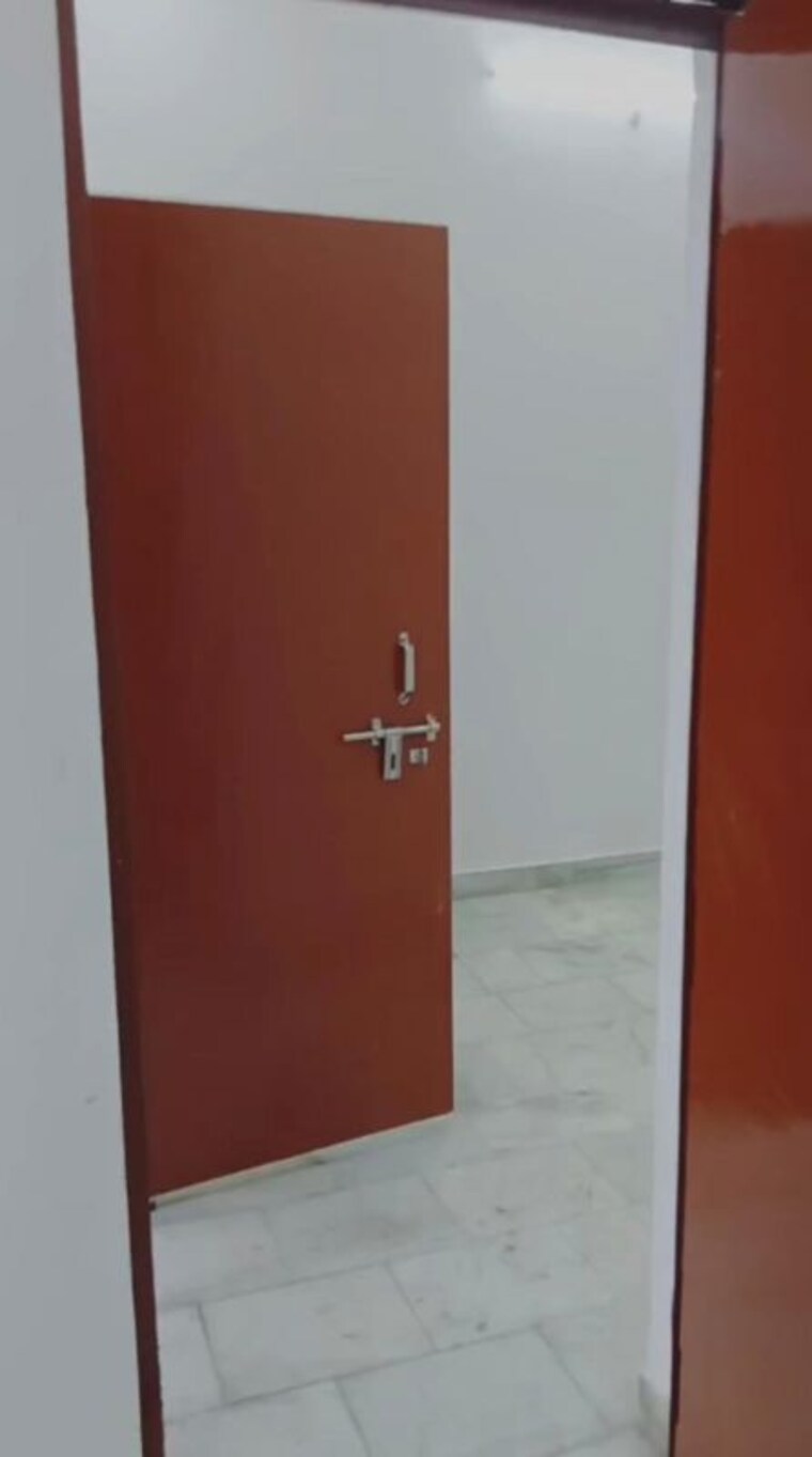 Room, gomti nagar 2 Bedroom 1000 Sq.Ft. Independent House In Gomti Nagar Lucknow 9855545