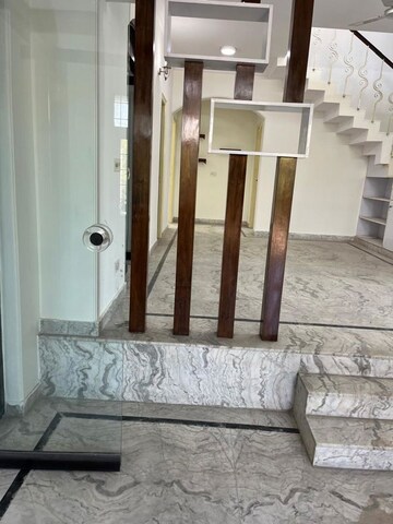 Staircase in 3.5 BHK Villa at DLF City Phase IV, Dlf Phase iv – for Rent
