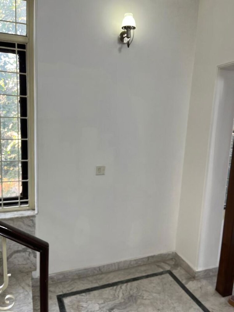 Room, dlf-city-phase-iv 3.5 Bedroom 240 Sq.Yd. Villa In Dlf Phase iv Gurgaon 9855547