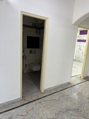 Room in 3.5 BHK Villa at DLF City Phase IV, Dlf Phase iv – for Rent