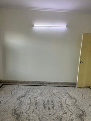 Room in 3.5 BHK Villa at DLF City Phase IV, Dlf Phase iv – for Rent