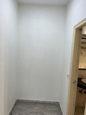 Room in 3.5 BHK Villa at DLF City Phase IV, Dlf Phase iv – for Rent