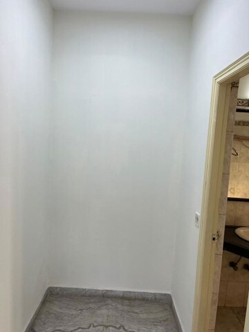 Room in 3.5 BHK Villa at DLF City Phase IV, Dlf Phase iv – for Rent