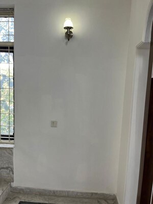 Room in 3.5 BHK Villa at DLF City Phase IV, Dlf Phase iv – for Rent