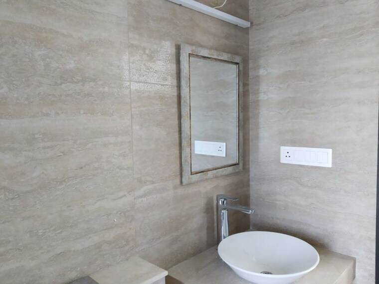 Bathroom, oberoi-realty-esquire 3 Bedroom 1367 Sq.Ft. Apartment In Goregaon East Mumbai 9855542
