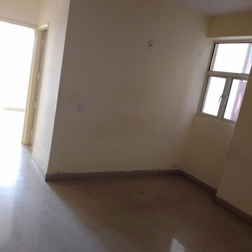 Room in 2.5 BHK Apartment at Techman Moti Residency, Sikrod – for Rent