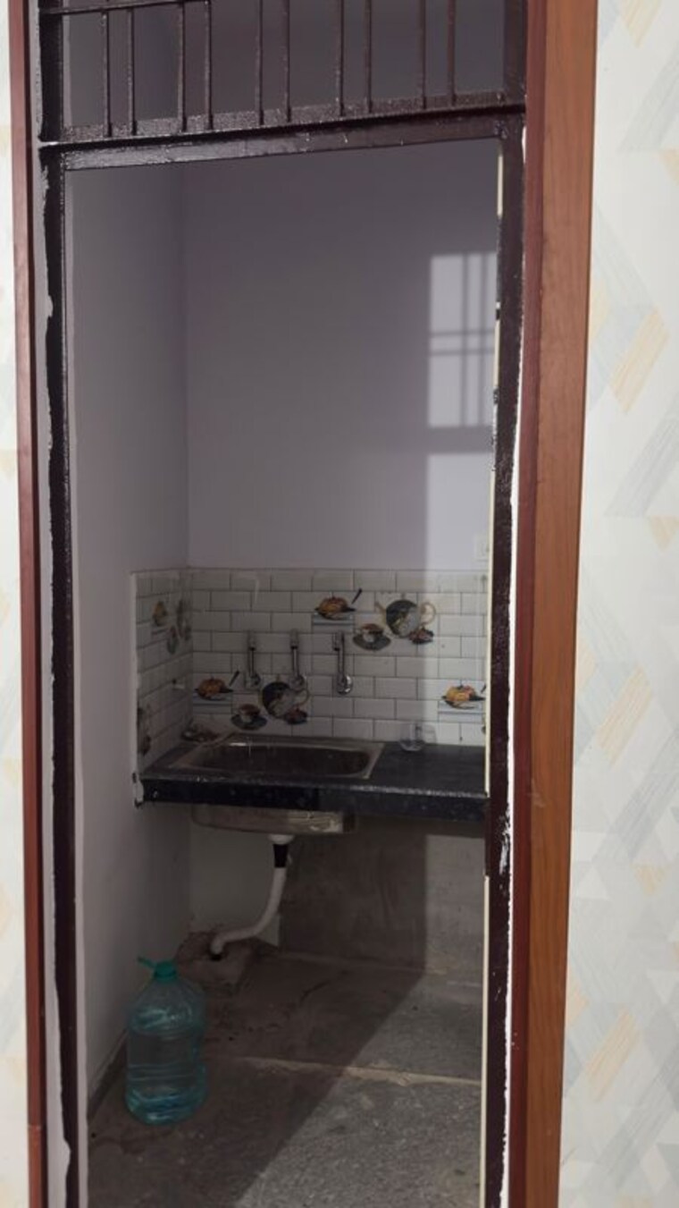 Kitchen, gomti nagar 3 Bedroom 1600 Sq.Ft. Villa In Gomti Nagar Lucknow 9855575