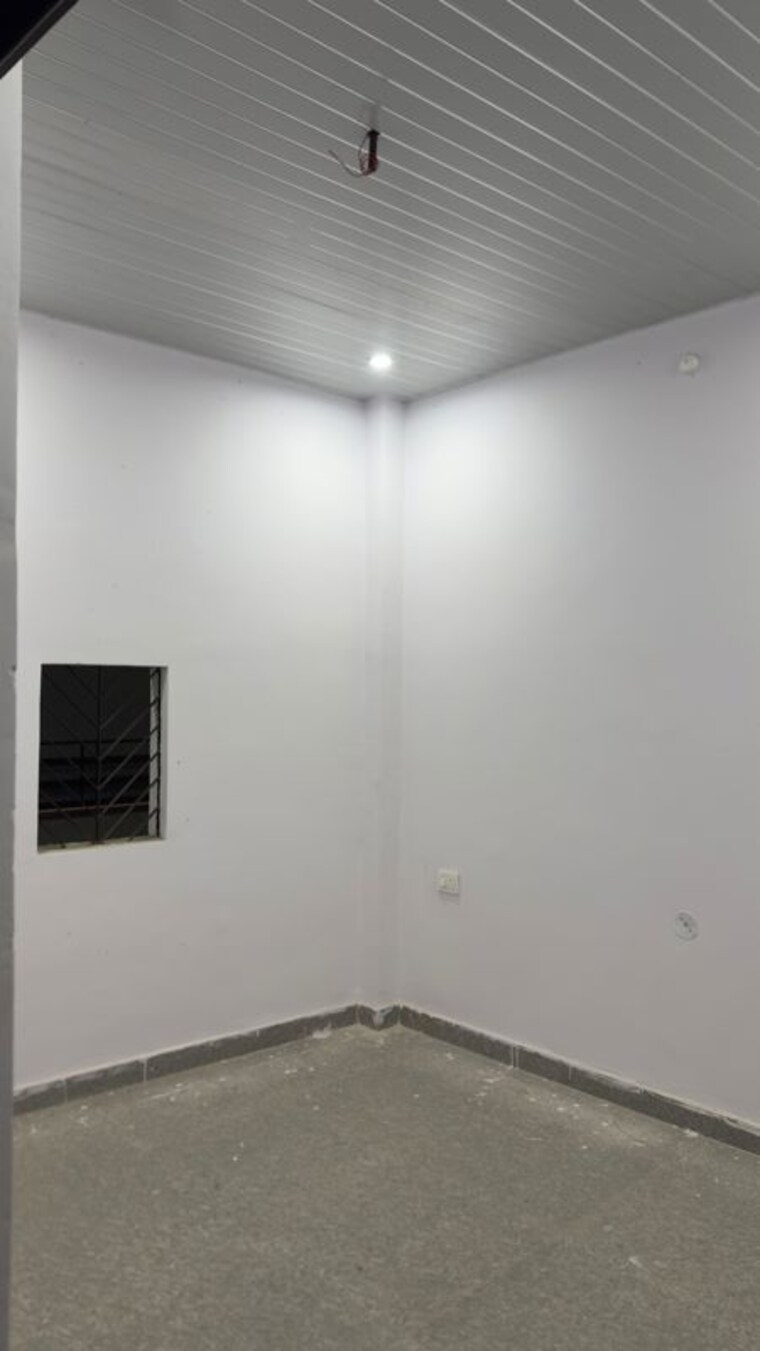 Room, gomti nagar 3 Bedroom 1600 Sq.Ft. Villa In Gomti Nagar Lucknow 9855575