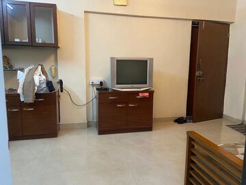Room in 1 BHK Apartment at Dosti Acres – for Rent