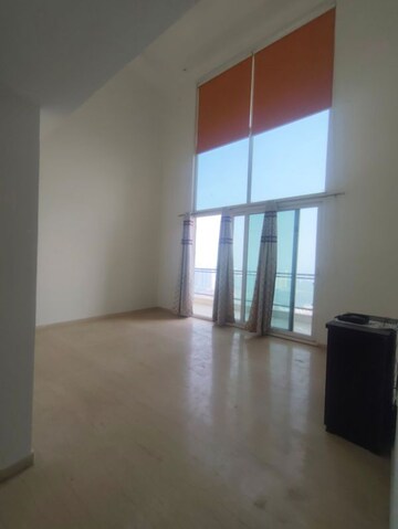 3 BHK Apartment For Rent in Mahagun Mezzaria, Sector 78