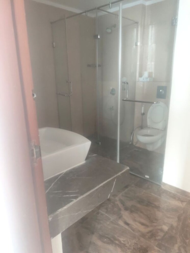 Bathroom, mahagun-mezzaria 3 Bedroom 2500 Sq.Ft. Apartment In Sector 78 Noida 9855590