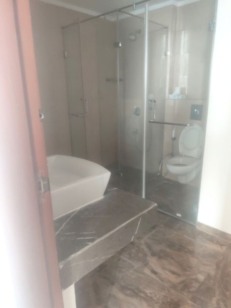 Bathroom, mahagun-mezzaria 3 Bedroom 2500 Sq.Ft. Apartment In Sector 78 Noida 9855590
