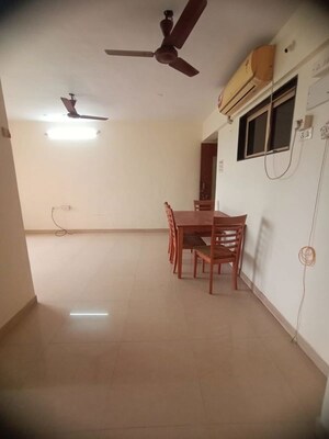 Room in 2 BHK Apartment at Dosti Acres – for Rent