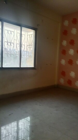 Room in 2 BHK Apartment at Kundan Plaza, Chinar Park – for Rent