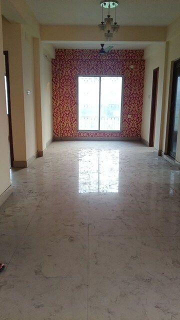 Room in 2 BHK Apartment at Kundan Plaza, Chinar Park – for Rent