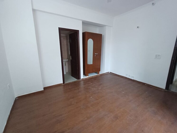 Room, amrapali-zodiac 2 Bedroom 950 Sq.Ft. Apartment In Sector 120 Noida 9855634