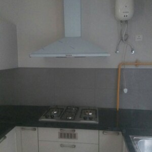 Bathroom in 3.5 BHK Apartment at Emaar Emerald Floors Premier, Sector 65 – for Rent