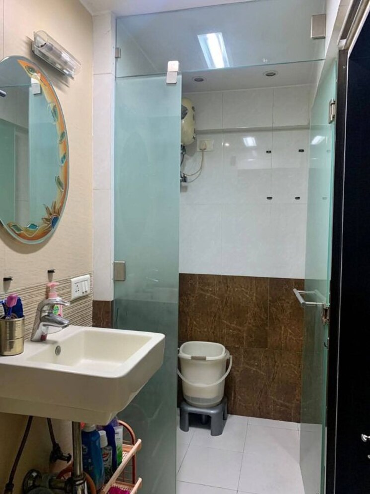 Bathroom, ekta-chs-andheri 1 Bedroom 400 Sq.Ft. Apartment In Andheri West Mumbai 9855639