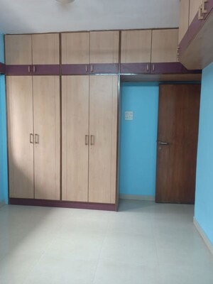 Room in 2 BHK Apartment at Dosti Ambrosia, Wadala East – for Rent