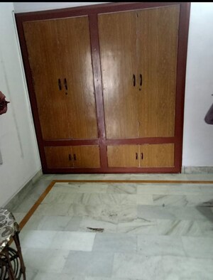 Room in 1 BHK Villa at Aliganj – for Rent
