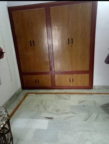 Room in 1 BHK Villa at Aliganj – for Rent