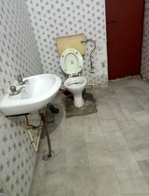 Attached Bathroom in 1 BHK Villa at Aliganj – for Rent