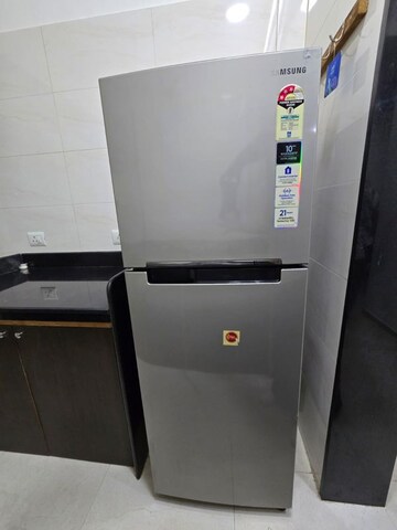 Furnished Amenities in 1 BHK Apartment at Sheth Vasant Oasis, Andheri East – for Rent