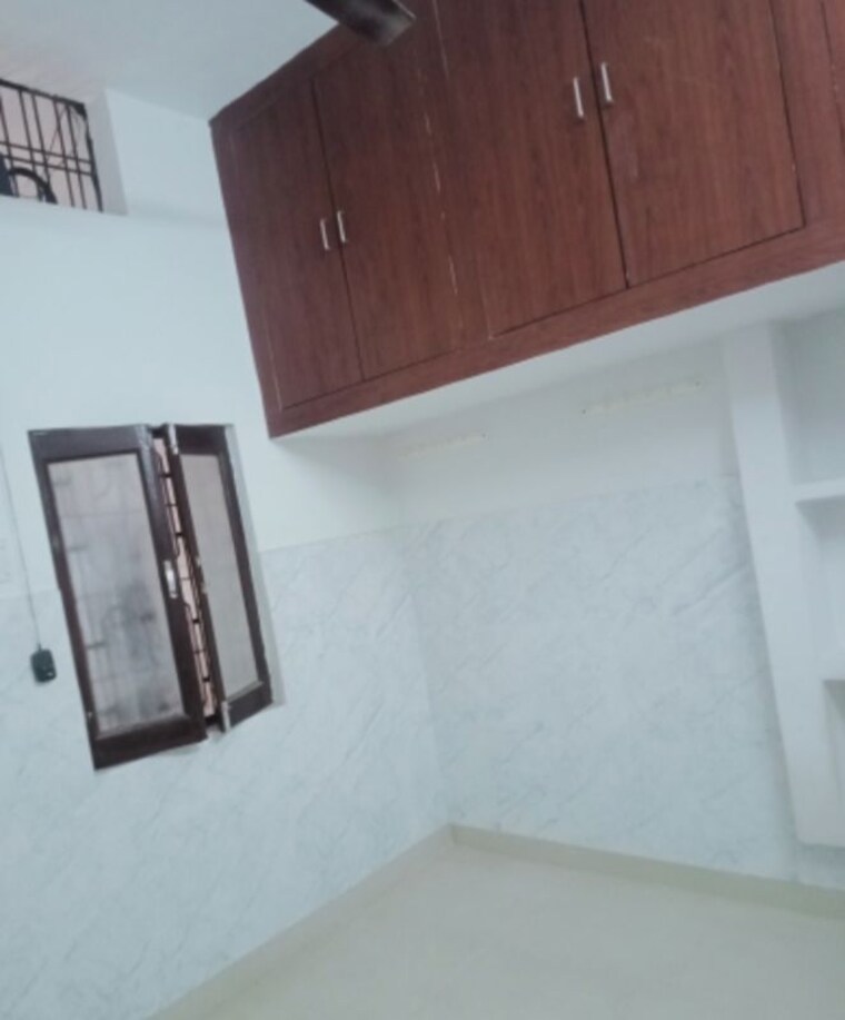 Room, aliganj 2 Bedroom 451 Sq.Ft. Villa In Aliganj Lucknow 9855697