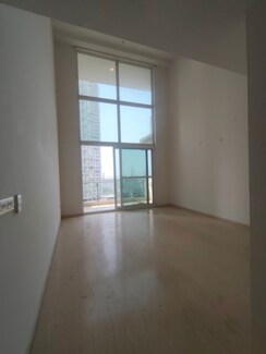 3 BHK + Servant Room Apartment For Rent in Mahagun Mezzaria