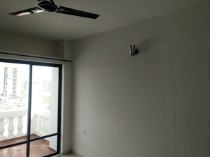 Room in 2 BHK Apartment at Nyati Meadows, Wadgaon Sheri – for Rent