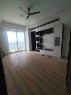 3 BHK + Servant Room Apartment For Sale in Mahagun Mezzaria