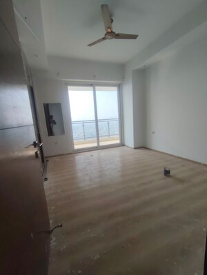 Room in 3 BHK Apartment at Mahagun Mezzaria, Sector 78 – for Sale