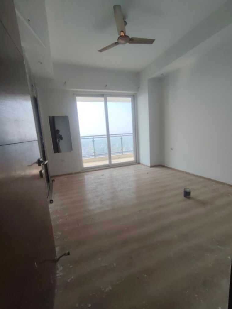 Room, mahagun-mezzaria 3 Bedroom 2500 Sq.Ft. Apartment In Sector 78 Noida 9855750