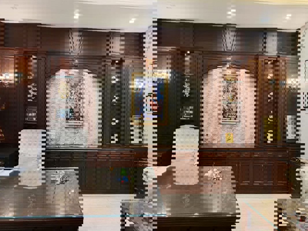 Showroom For Rent in Sector 82