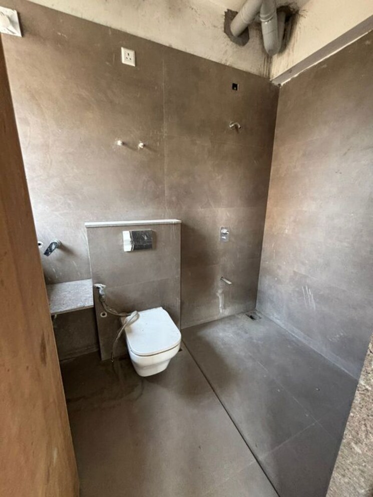 Bathroom, science city 4 Bedroom 404 Sq.Yd. Apartment In Science City Ahmedabad 9855677