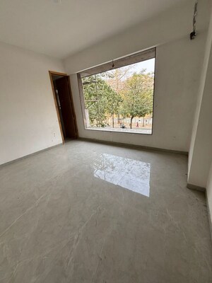 Room in 4 BHK Apartment at Science City – for Sale