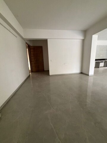 Room in 4 BHK Apartment at Science City – for Sale